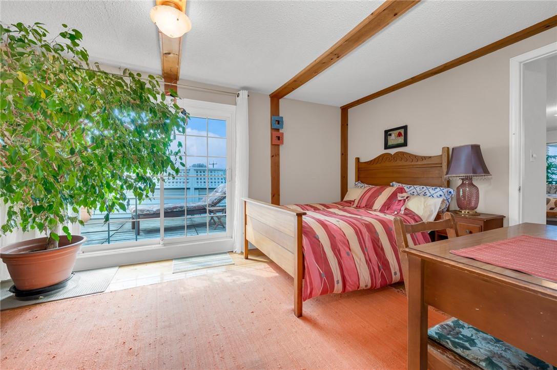 2 LAKESIDE Drive