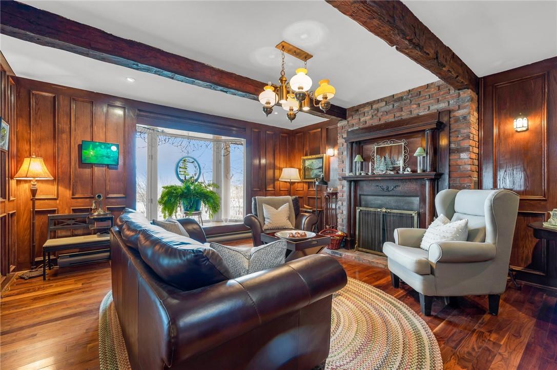 2 LAKESIDE Drive