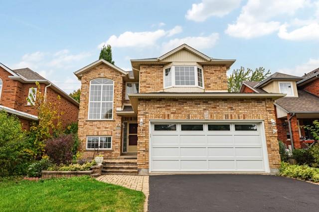 227 Fellowes Crescent