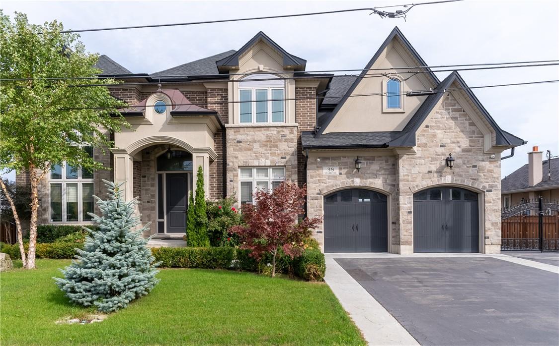 38 Seabreeze Crescent
