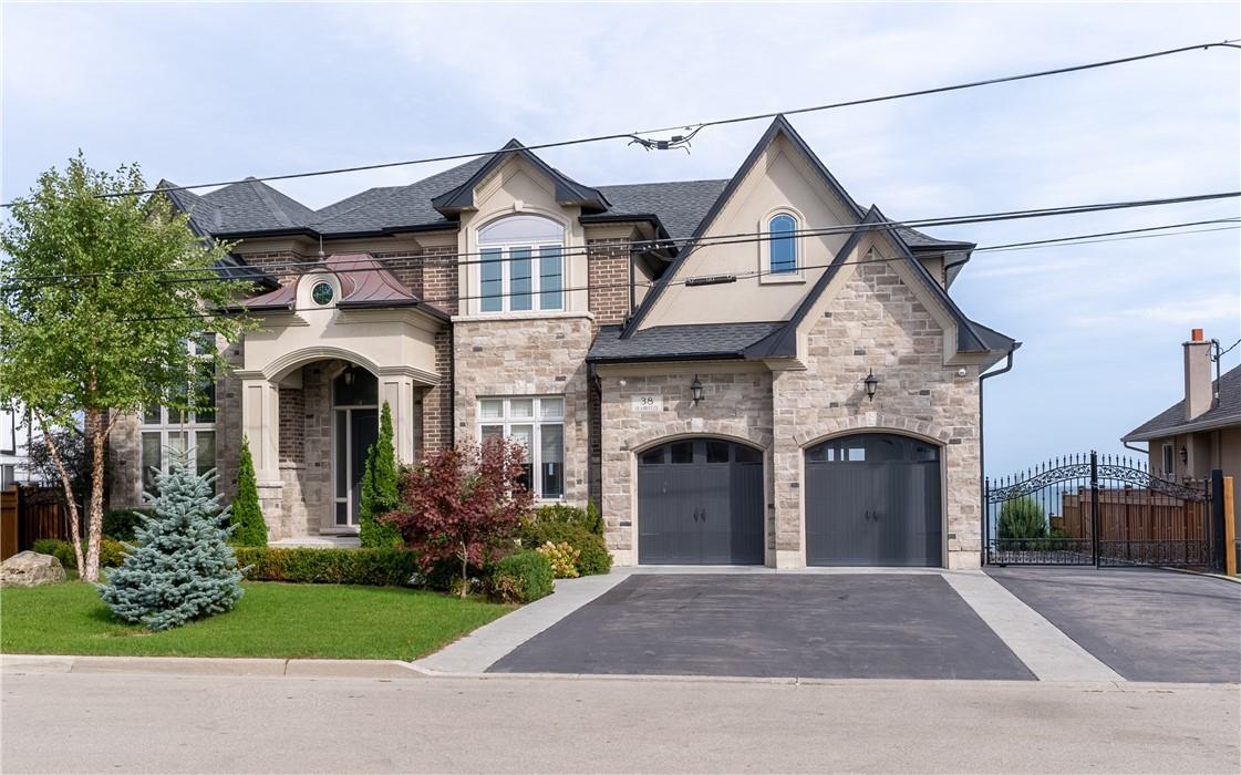 38 Seabreeze Crescent