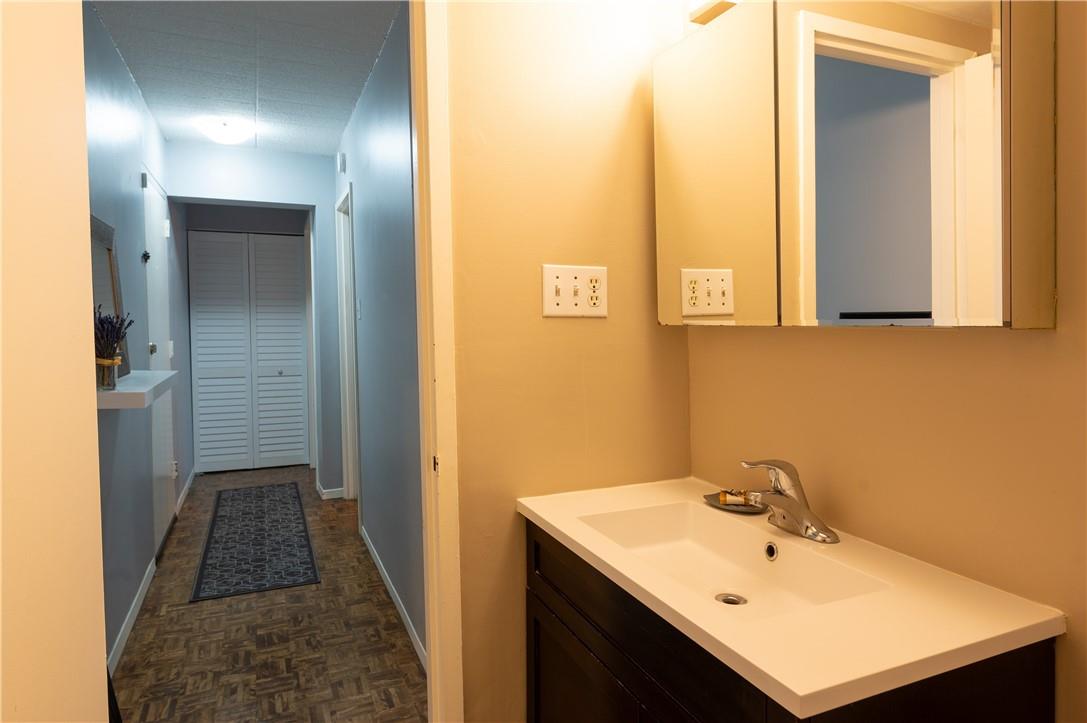 105 Conroy Crescent|Unit #411
