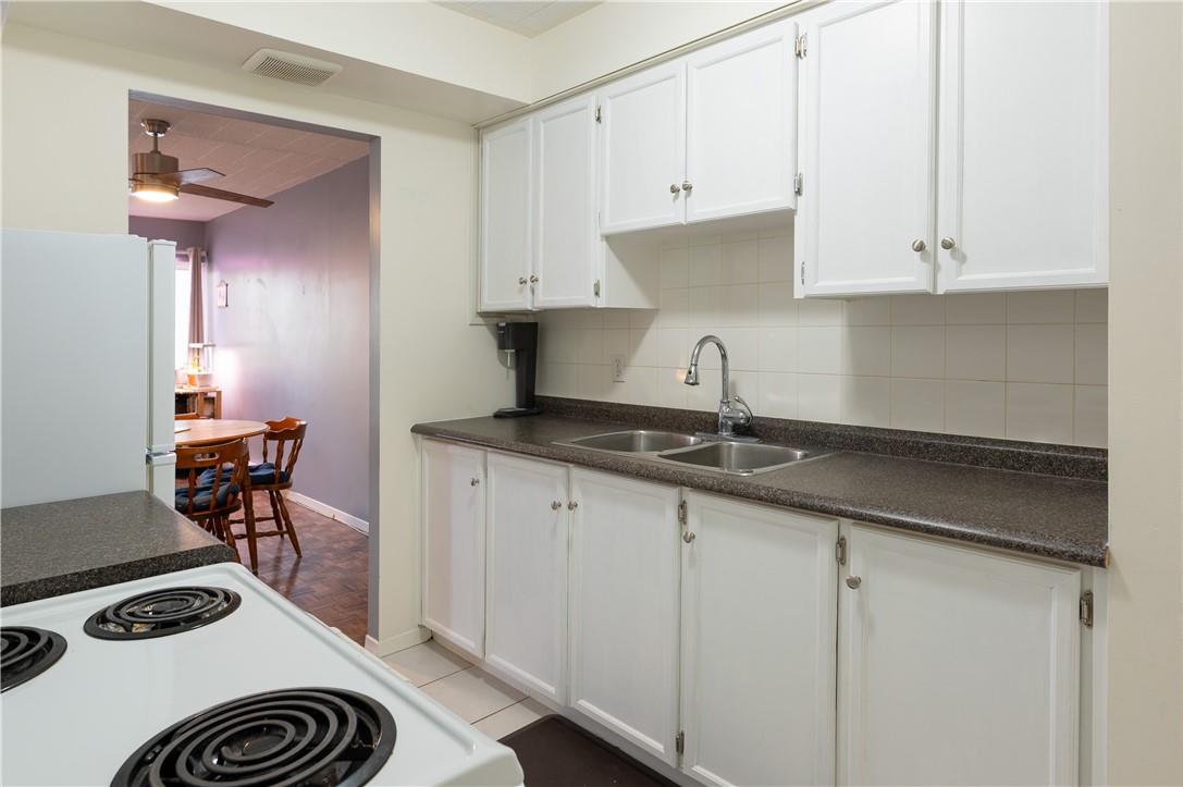 105 Conroy Crescent|Unit #411