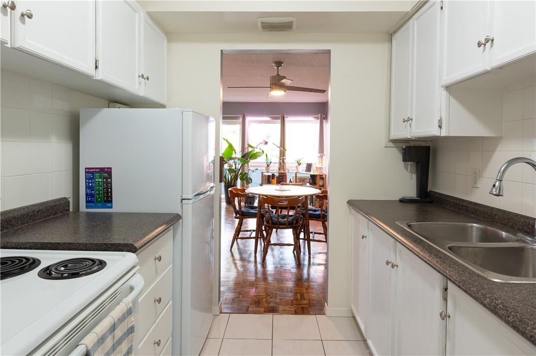 105 Conroy Crescent|Unit #411