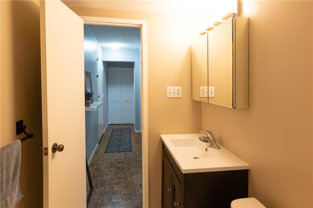 105 Conroy Crescent|Unit #411