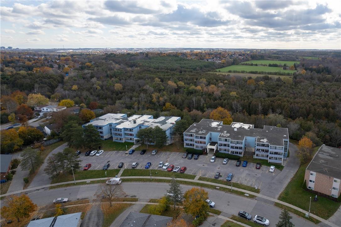 105 Conroy Crescent|Unit #411