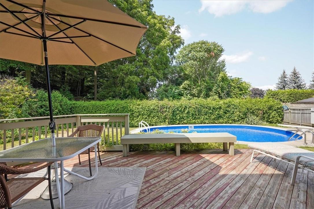 19 BRAE CREST Drive