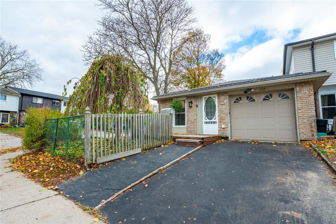 500 Parkview Crescent