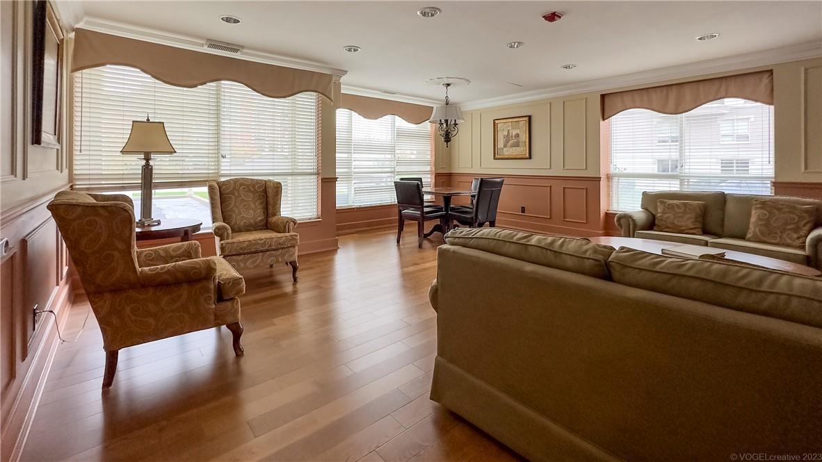 2000 Creekside Drive|Unit #604