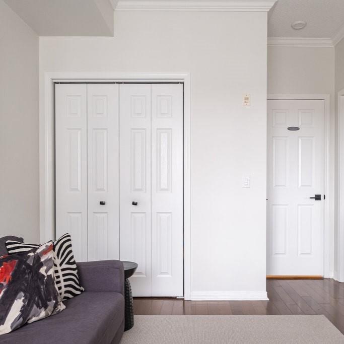 2000 Creekside Drive|Unit #604