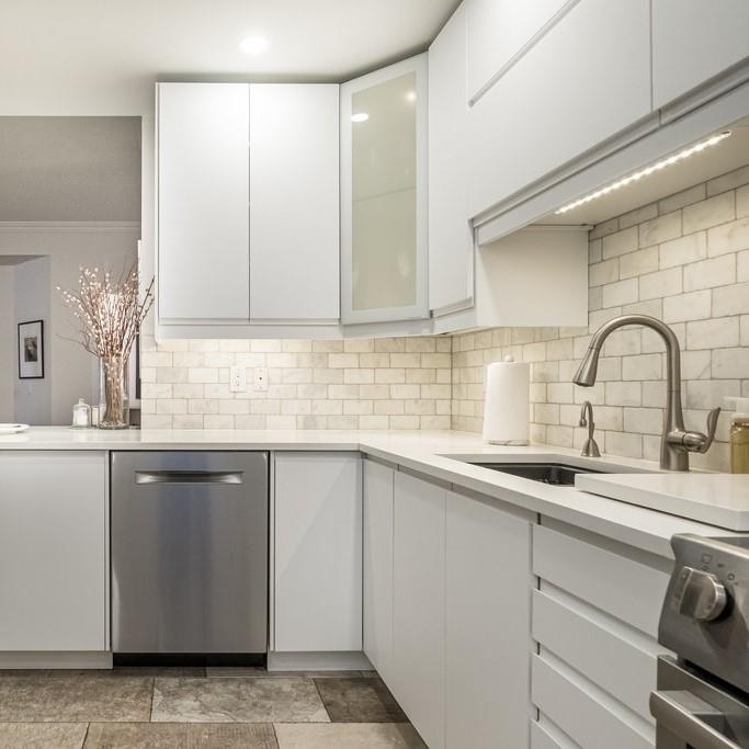 2000 Creekside Drive|Unit #604