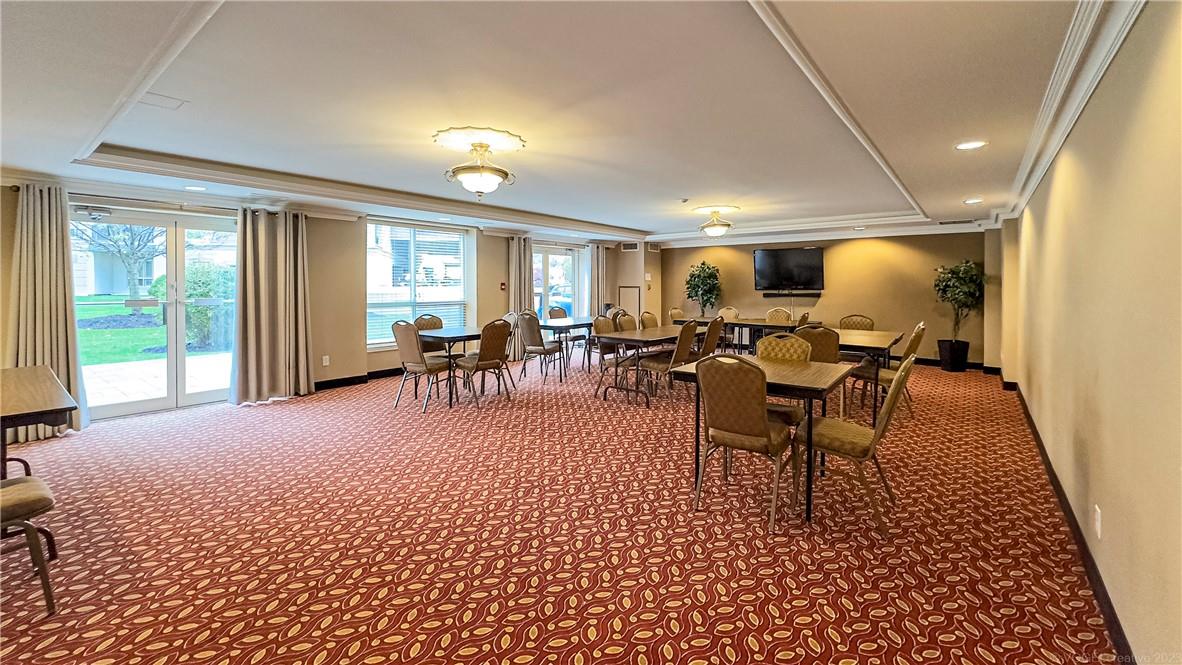 2000 Creekside Drive|Unit #604