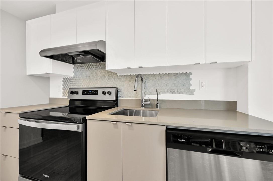 3200 Dakota Common|Unit #B301