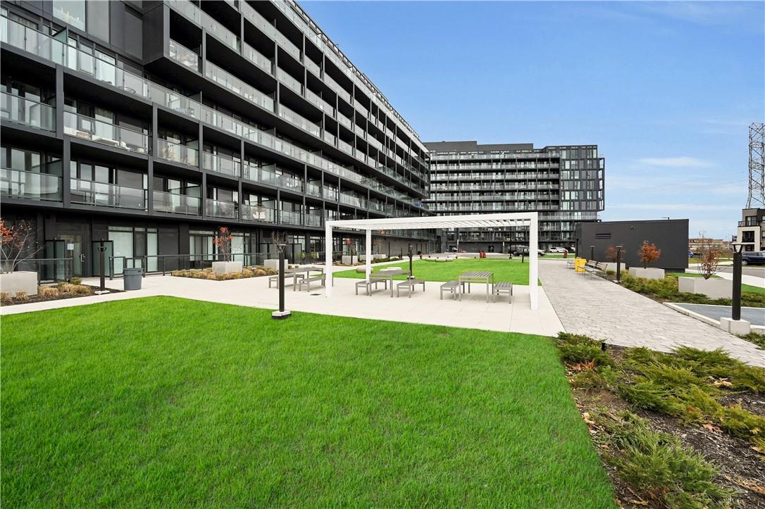 3200 Dakota Common|Unit #B301