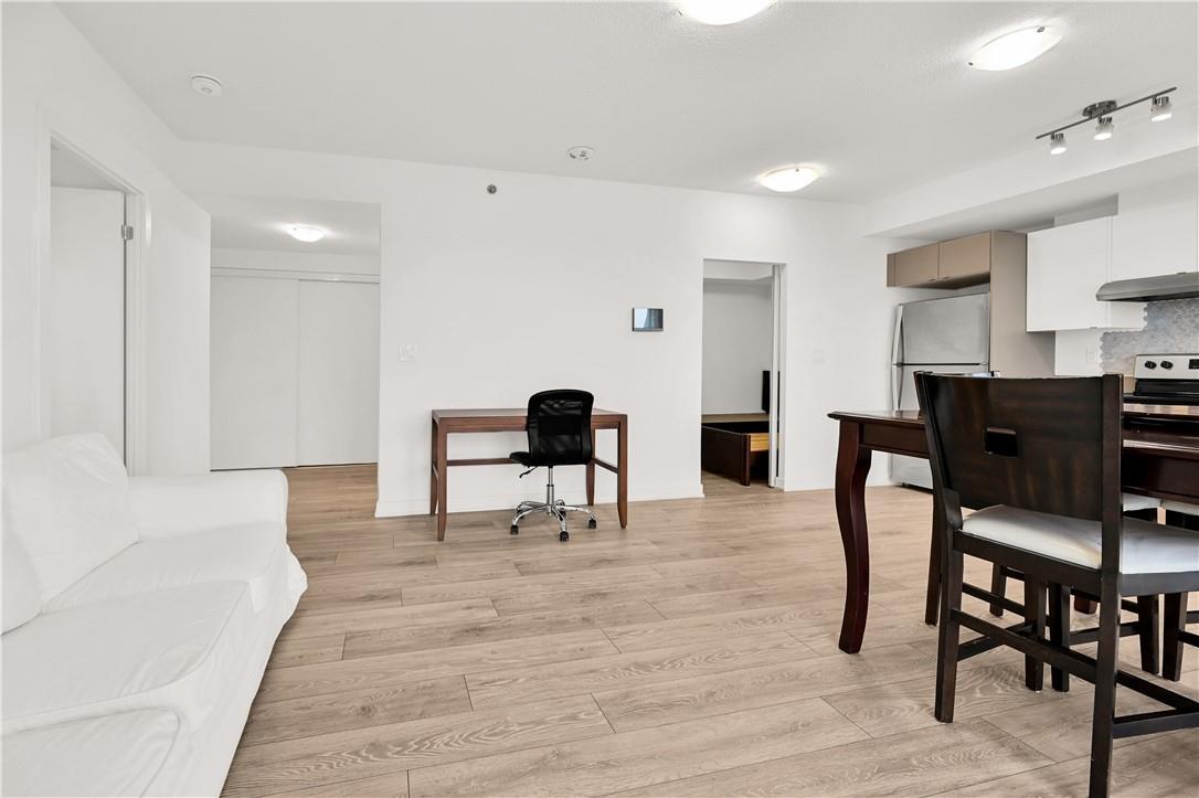 3200 Dakota Common|Unit #B301