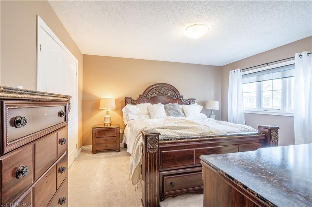 15 Marina Point Crescent