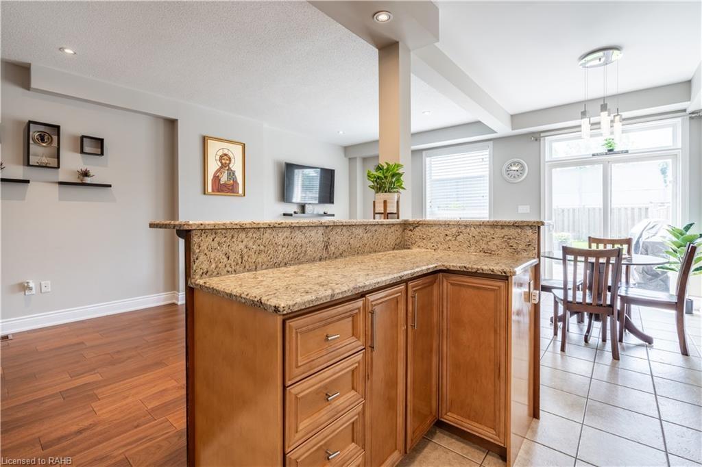 15 Marina Point Crescent