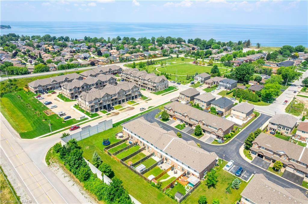 15 Marina Point Crescent
