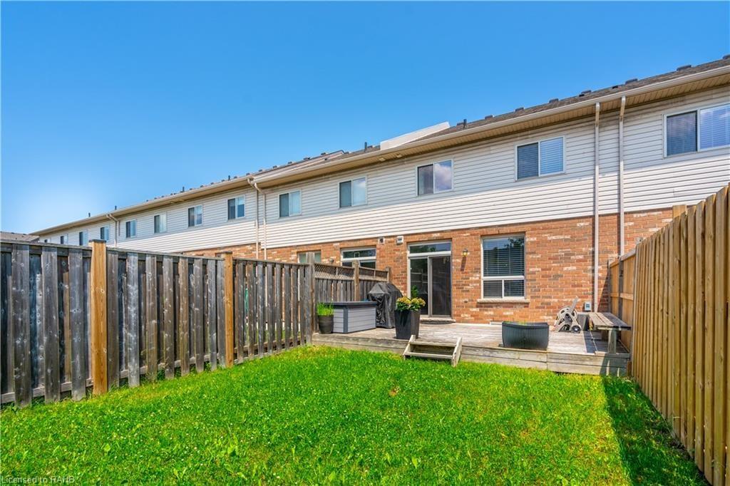 15 Marina Point Crescent