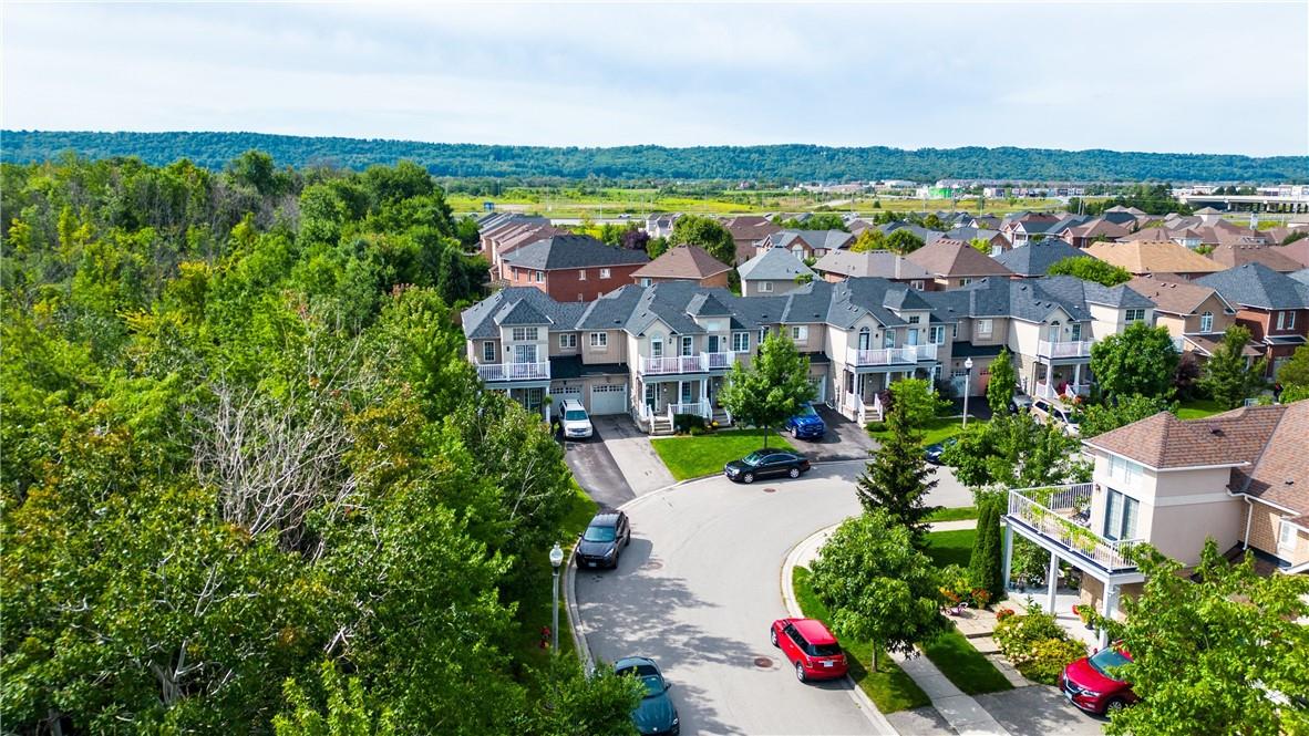 71 Greenstem Crescent