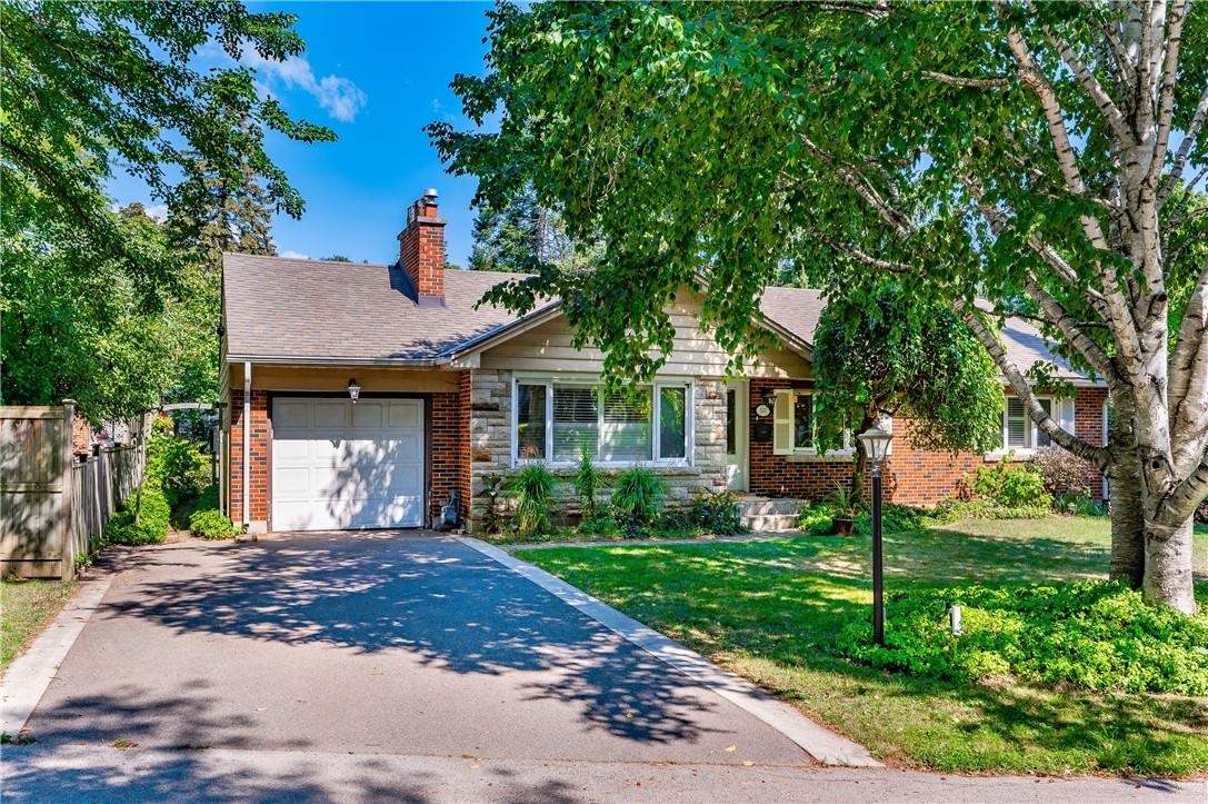 557 Stillwater Crescent