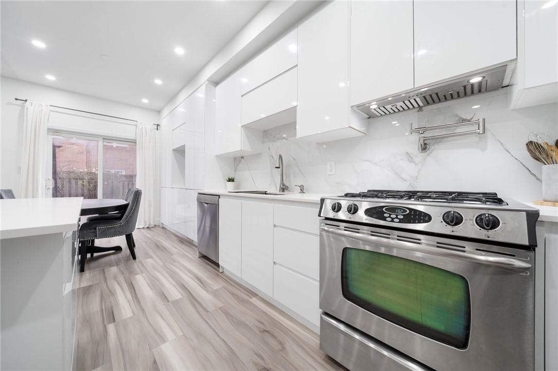 28 PANORAMA Way