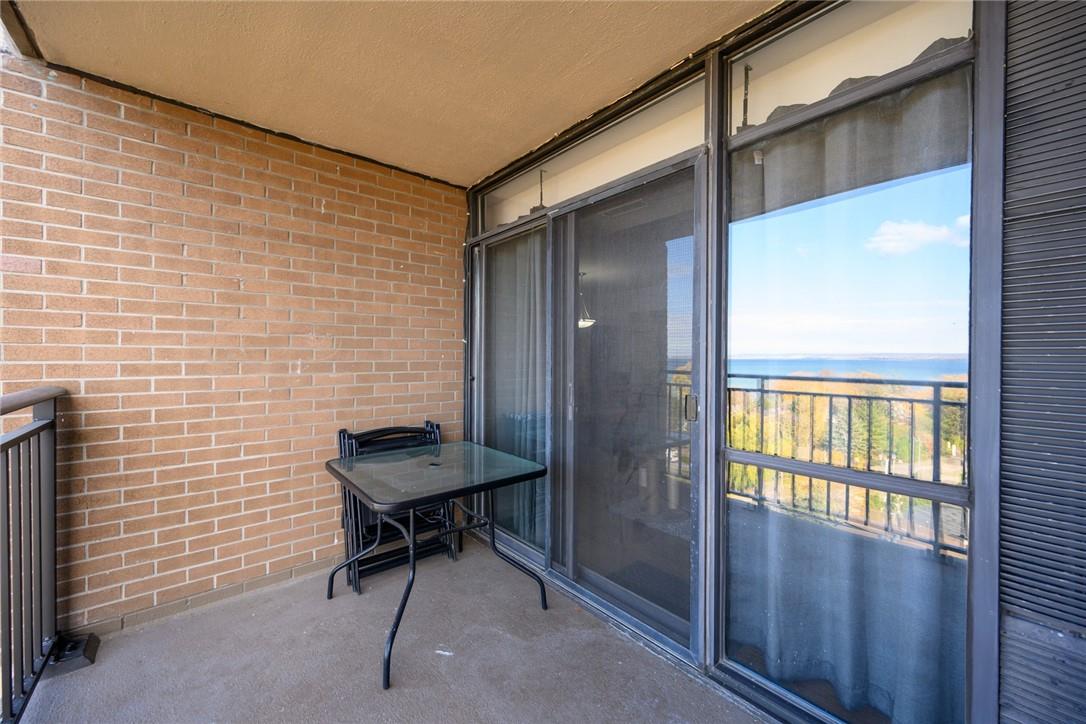 500 GREEN Road|Unit #1016