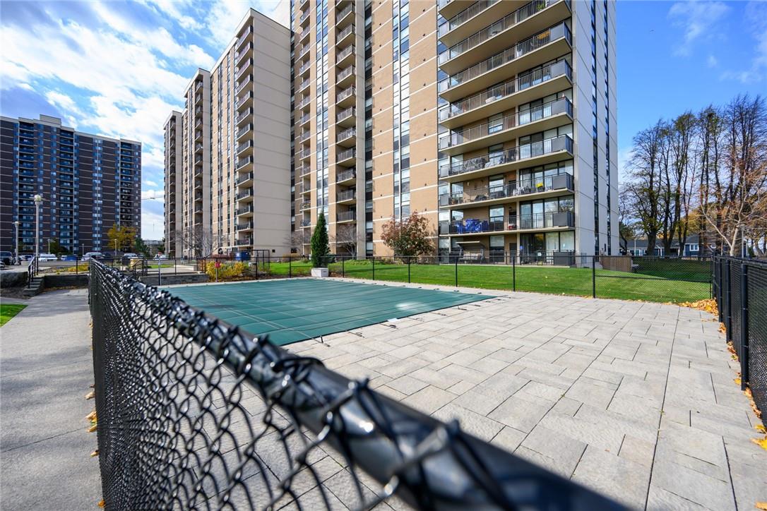 500 GREEN Road|Unit #1016
