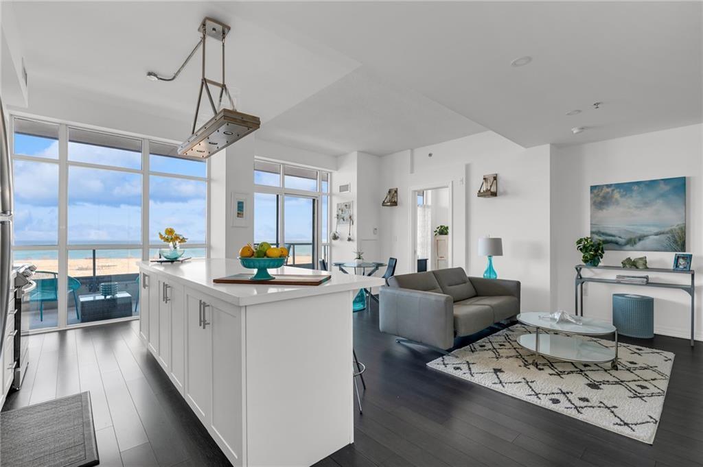 560 NORTH SERVICE Road|Unit #PH905