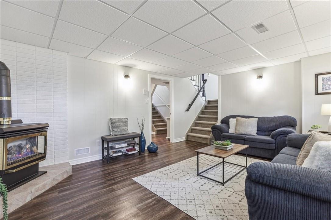 545 PARKSIDE Crescent