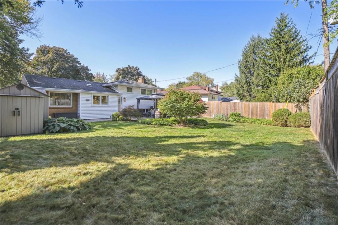 545 PARKSIDE Crescent