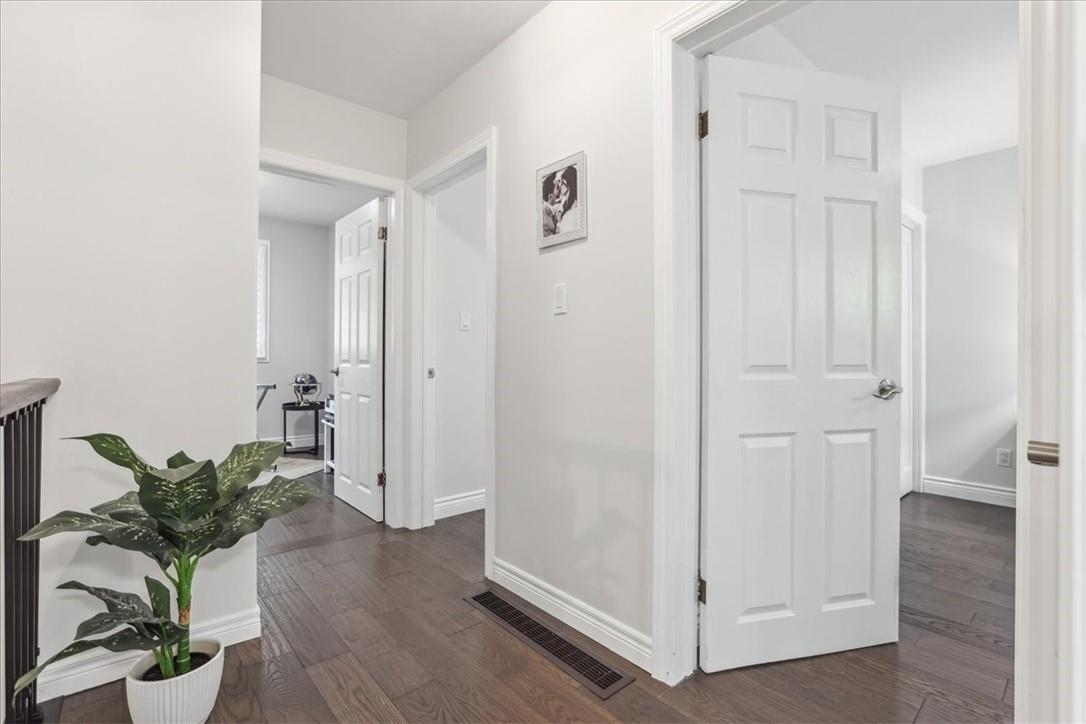 545 PARKSIDE Crescent