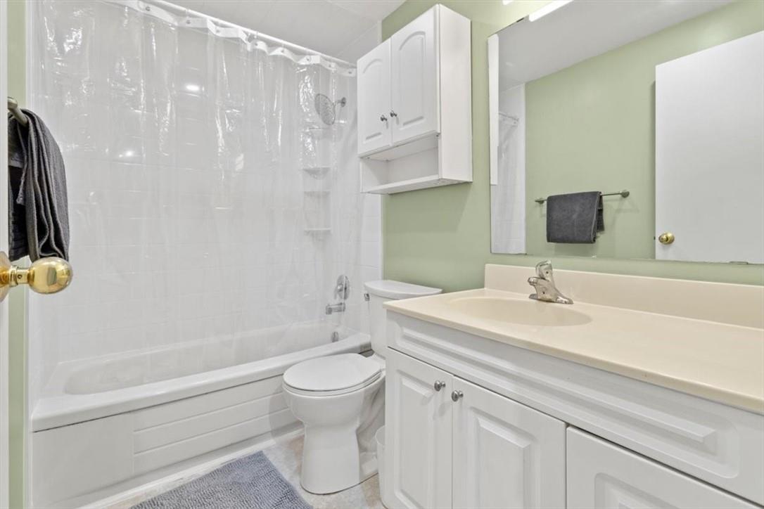 11 COLMAR Place|Unit #2