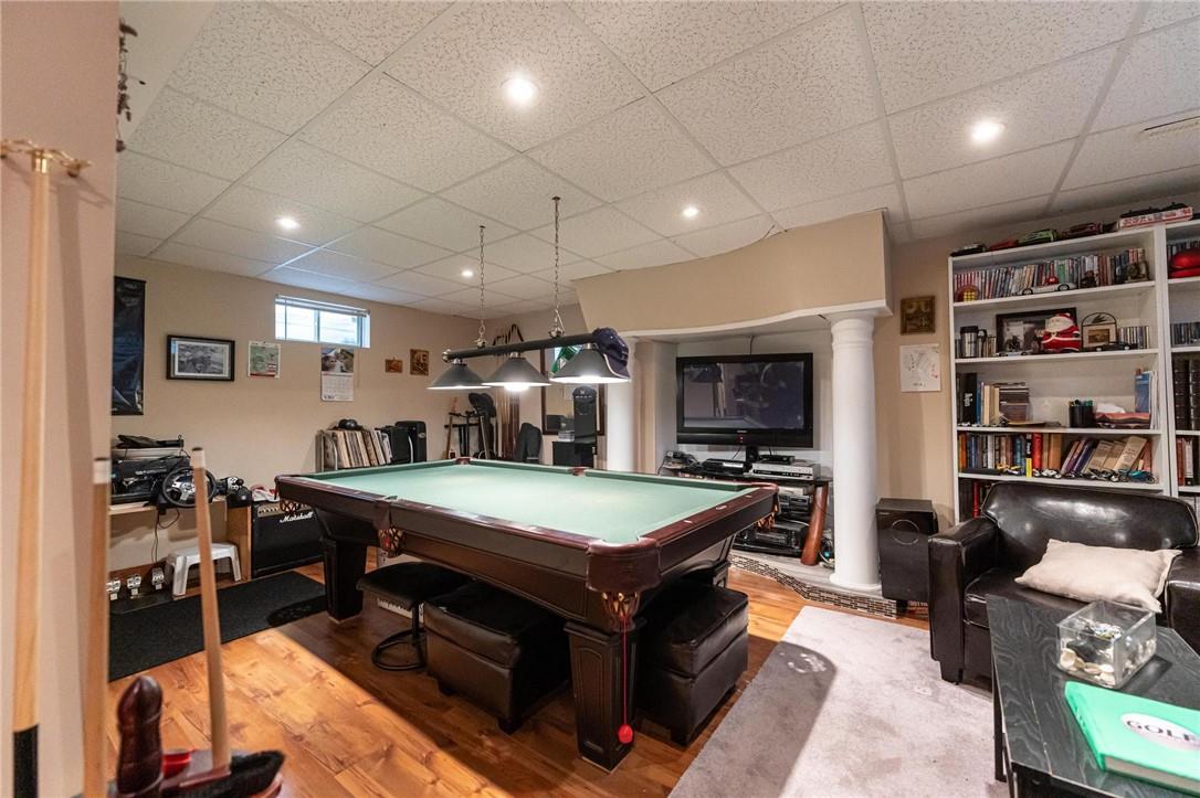 39 TWINOAKS Crescent