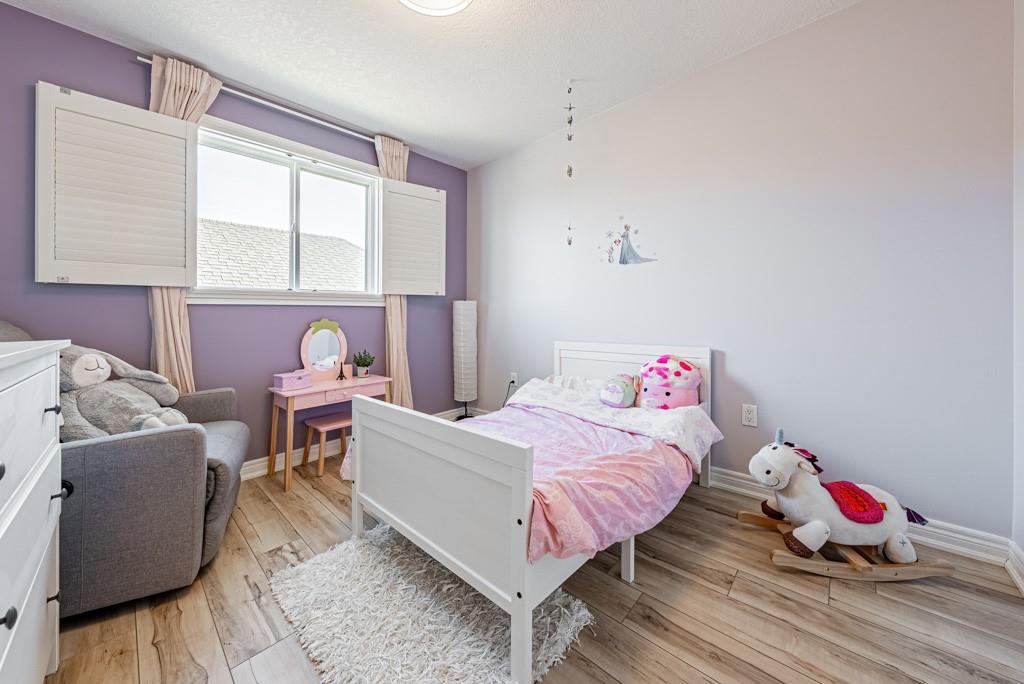 12 WILLS Crescent