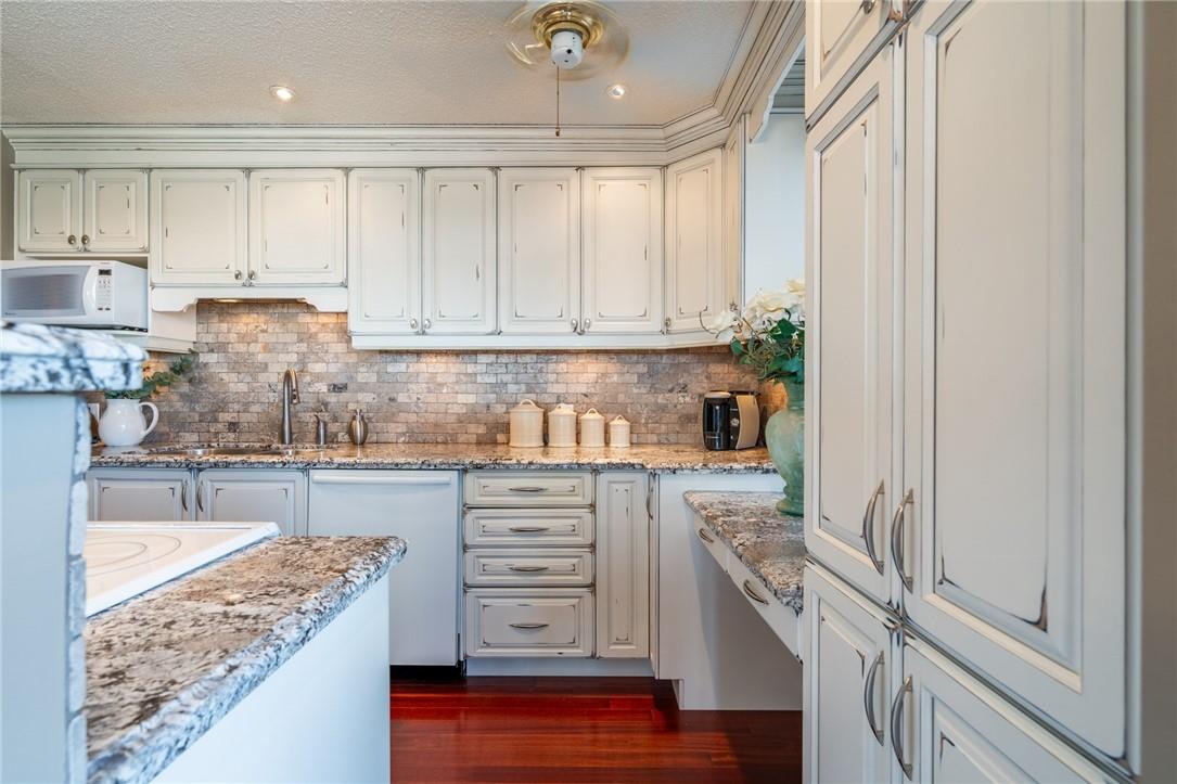 5280 Lakeshore Road|Unit #1212