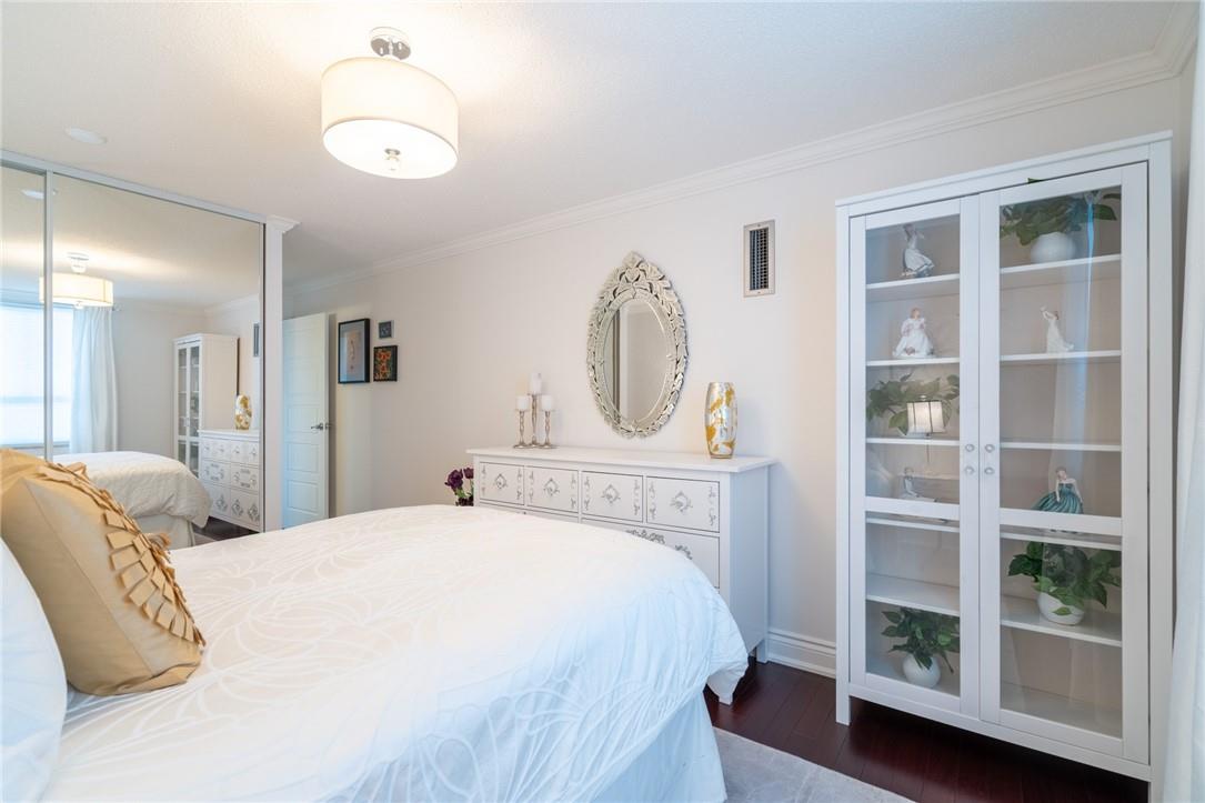 5280 Lakeshore Road|Unit #1212