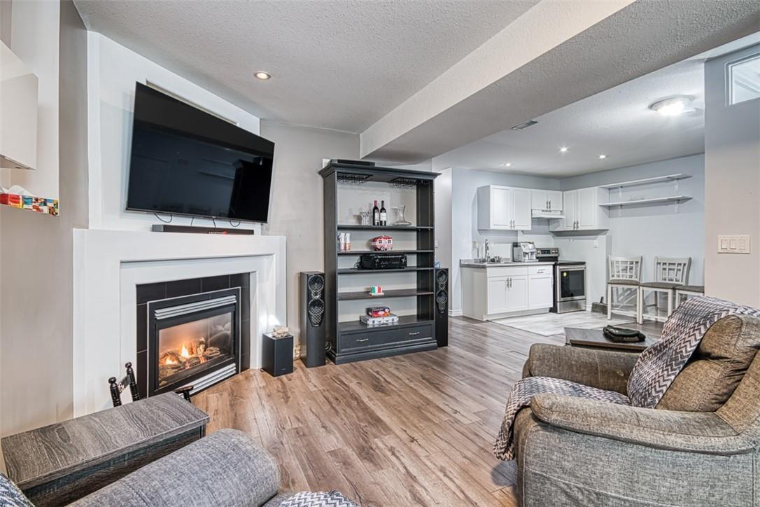 8097 Woodsview Crescent