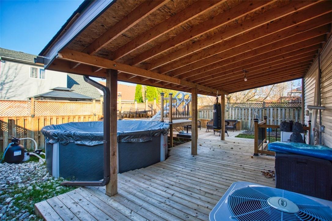 8097 Woodsview Crescent