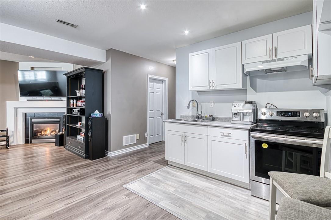 8097 Woodsview Crescent