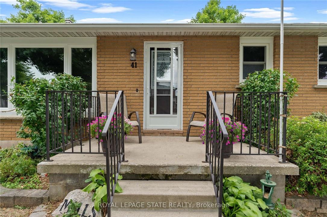 41 LECKIE Avenue