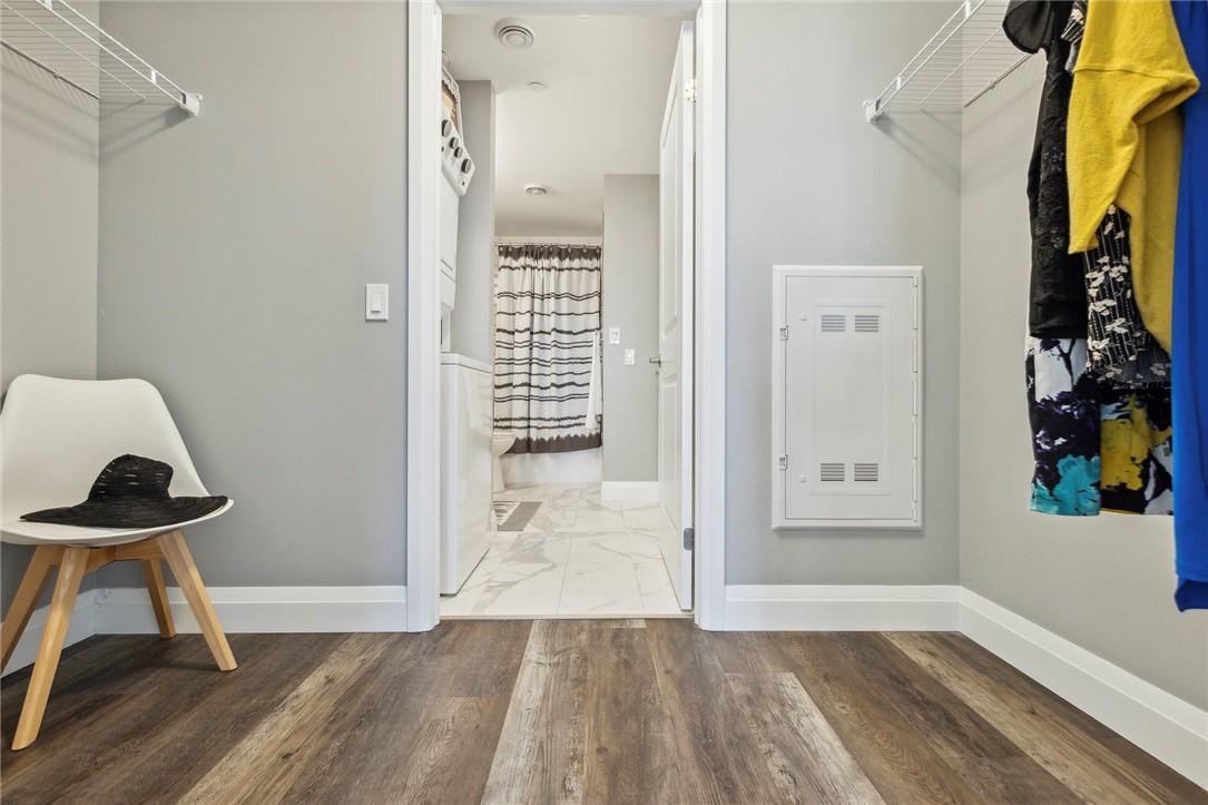 332 Gosling Gardens|Unit #407