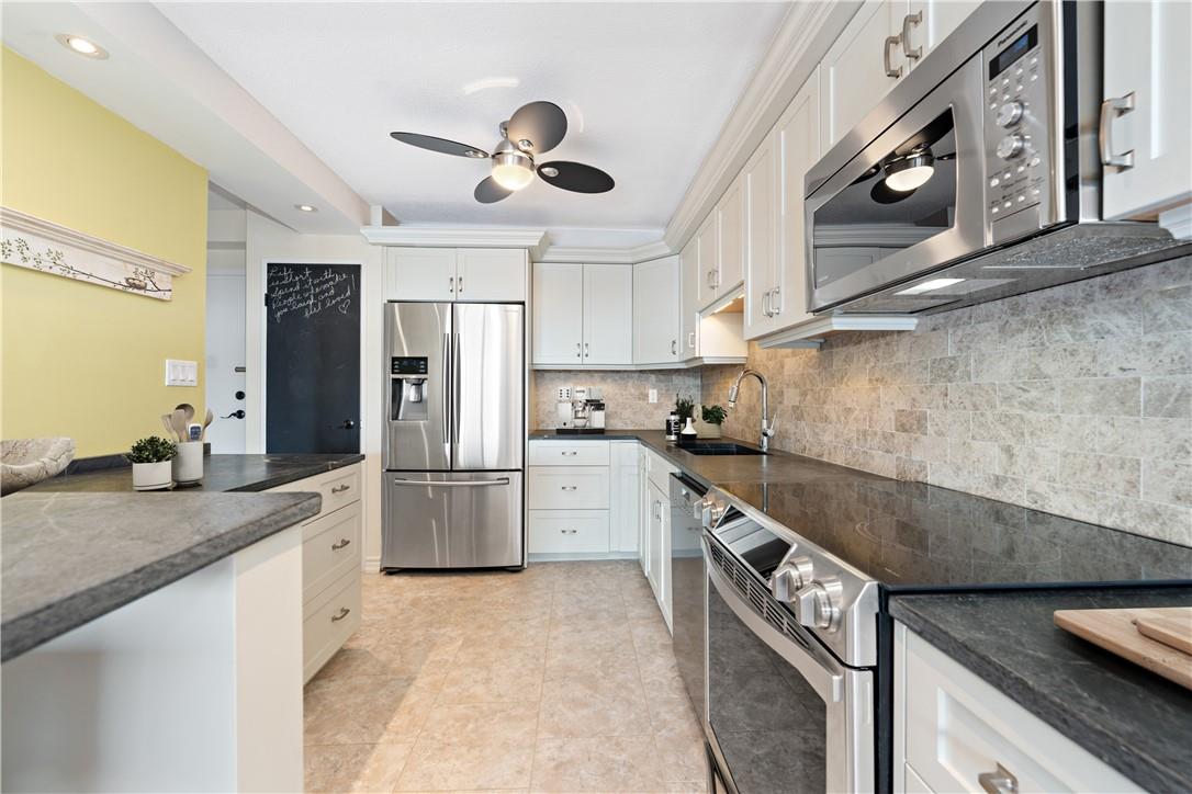 28 ROBINSON Street N|Unit #403