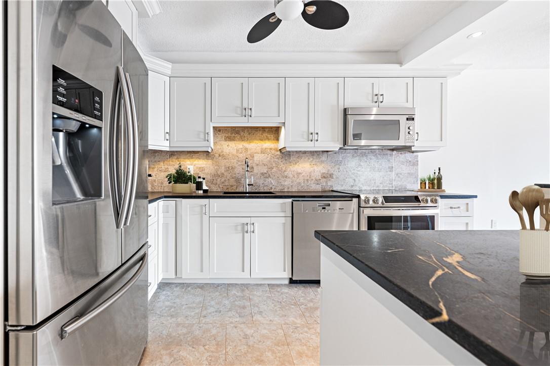 28 ROBINSON Street N|Unit #403