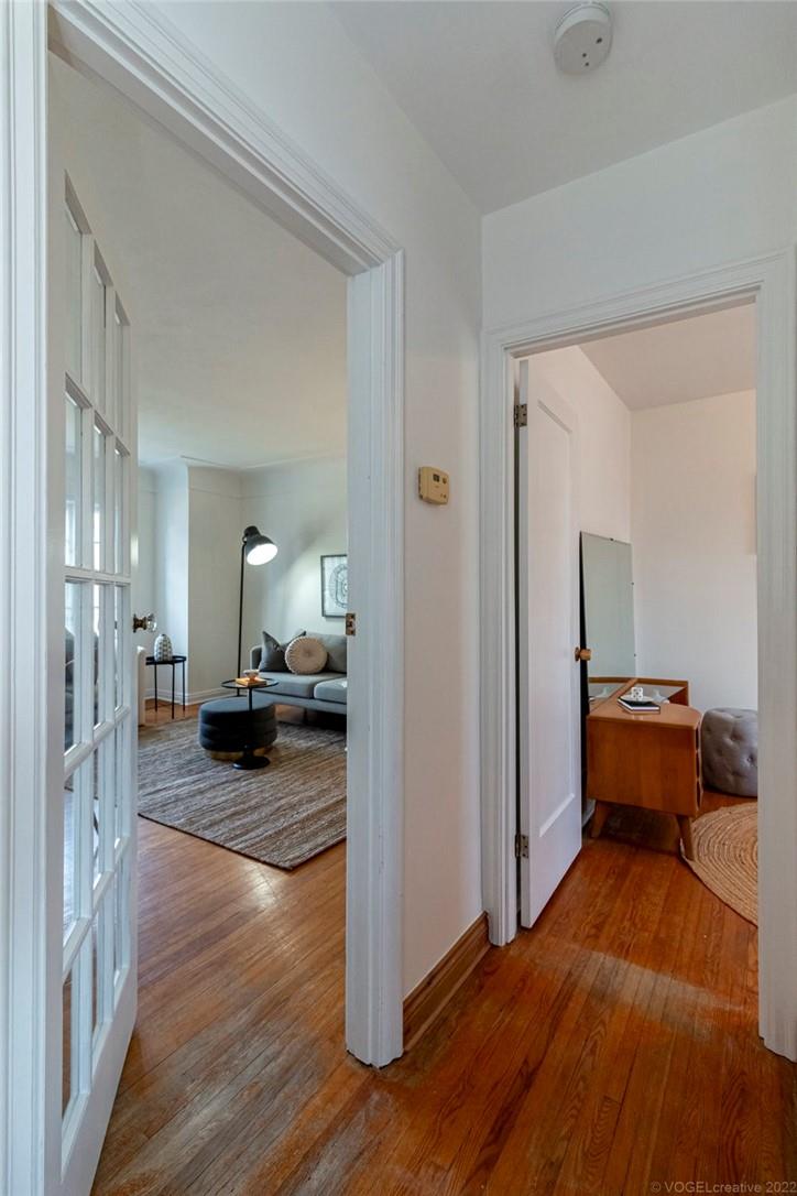 156 BOND Street N