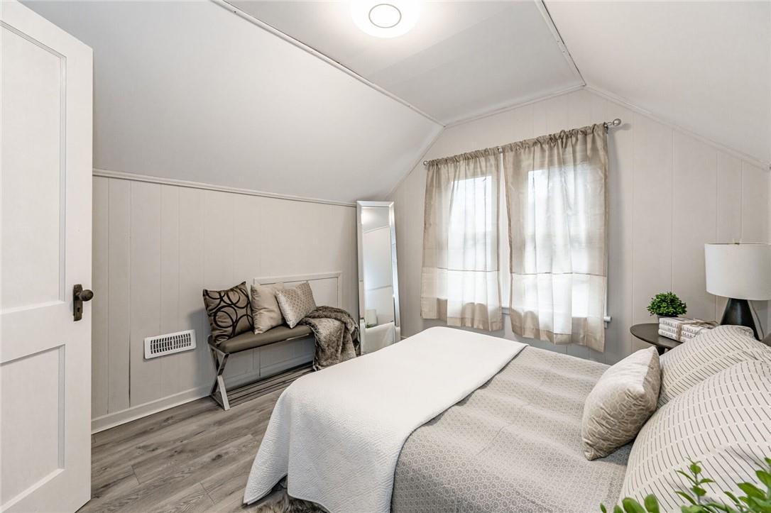 33 Wavell Avenue|Unit #UPPER