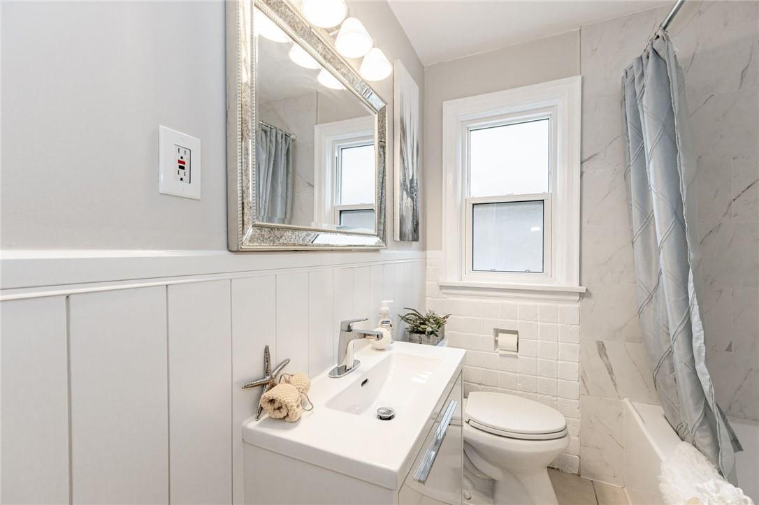 33 Wavell Avenue|Unit #UPPER