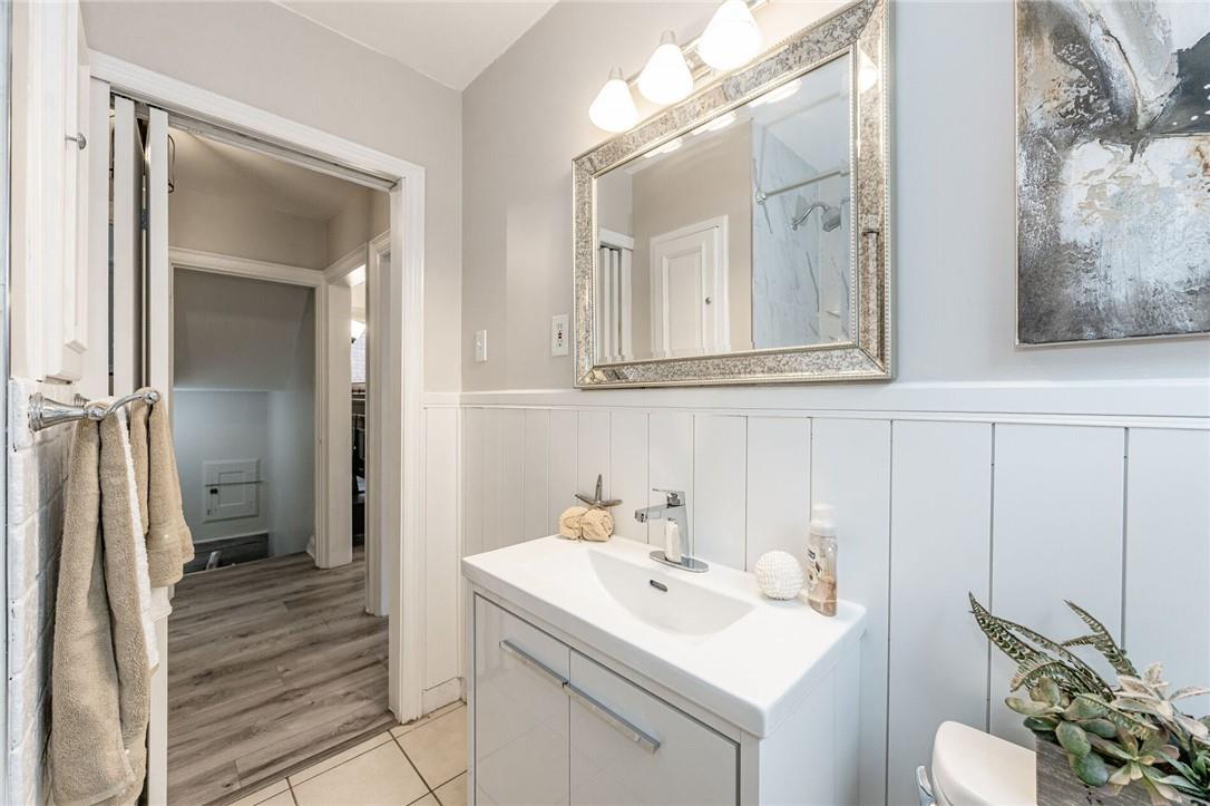 33 Wavell Avenue|Unit #UPPER