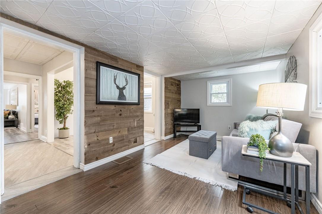33 Wavell Avenue|Unit #UPPER