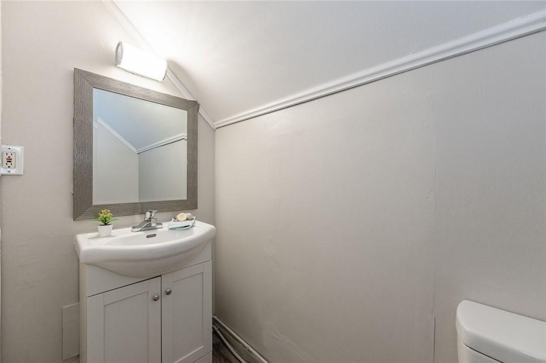 33 Wavell Avenue|Unit #UPPER